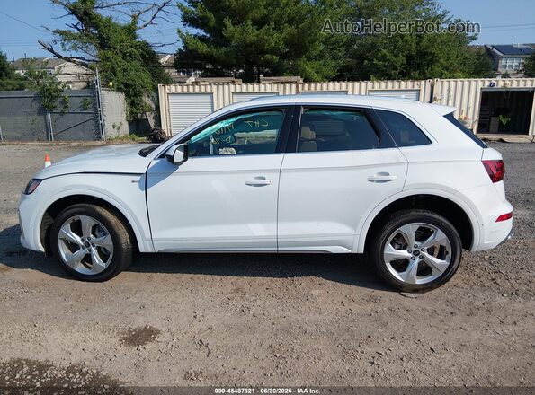 WA1FAAFY1R2088949 2024 AUDI Q5 White Vista interior trasera