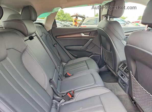 WA1FAAFY4P2164015 2023 AUDI Q5 White Սալոնի հետևի տեսք