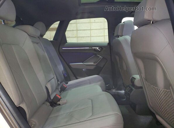 WA1FECF32L1017535 2020 AUDI Q3 White უკანა სალონის ხედი