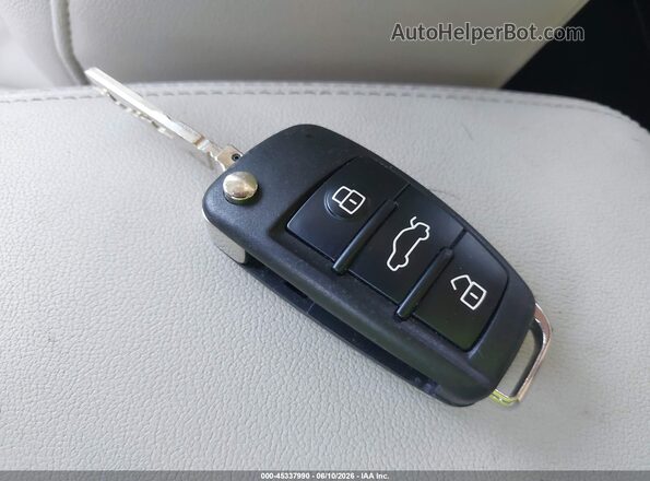WA1FECF37K1083061 2019 AUDI Q3 Blue Vista del salpicadero