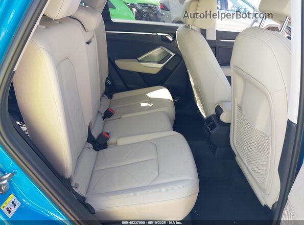WA1FECF37K1083061 2019 AUDI Q3 Blue Vista de la etiqueta del VIN