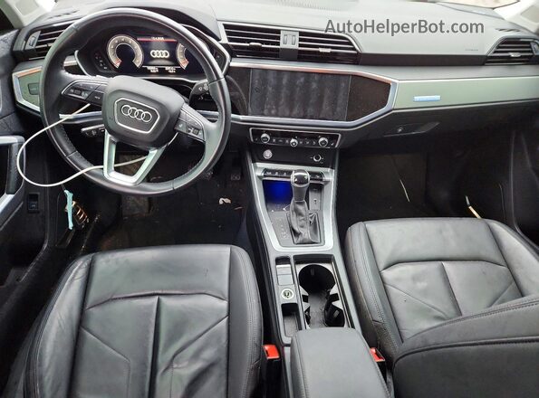 WA1FECF3XL1077059 2020 AUDI Q3 Белый Вид панели приборов