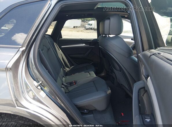 WA1FNAFY8L2094033 2020 AUDI Q5 Gray VIN կոդի պիտակի տեսք