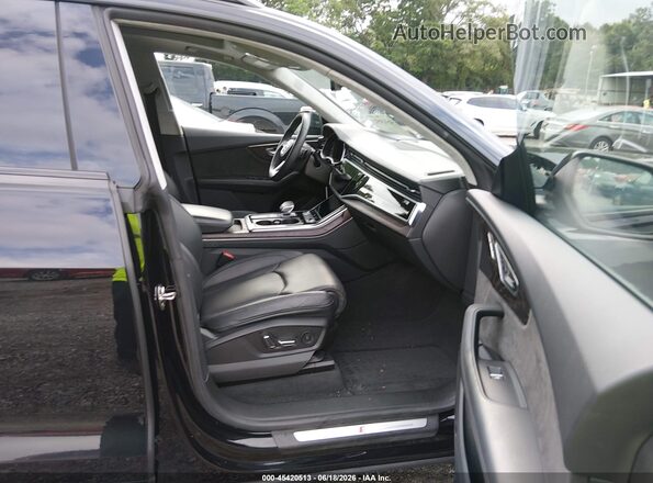 WA1FVAF12LD027127 2020 AUDI Q8 Black Front interior view
