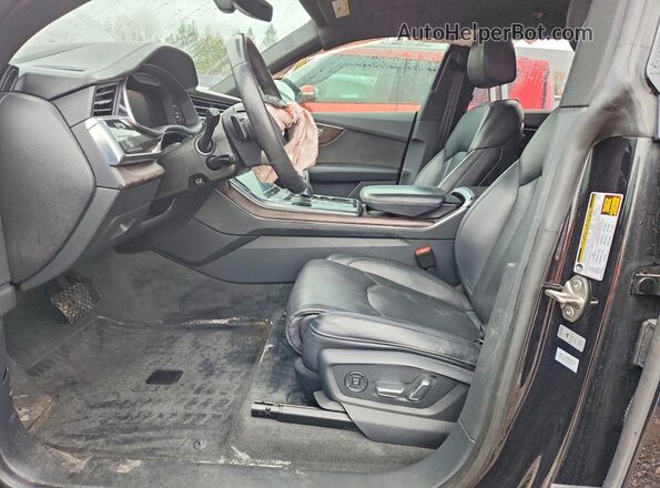 WA1FVAF15KD036094 2019 AUDI Q8 Black Front interior view