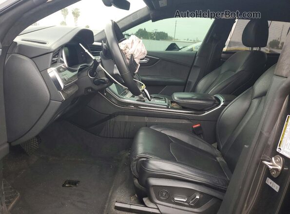 WA1FVAF16MD029884 2021 AUDI Q8 Gray Front interior view
