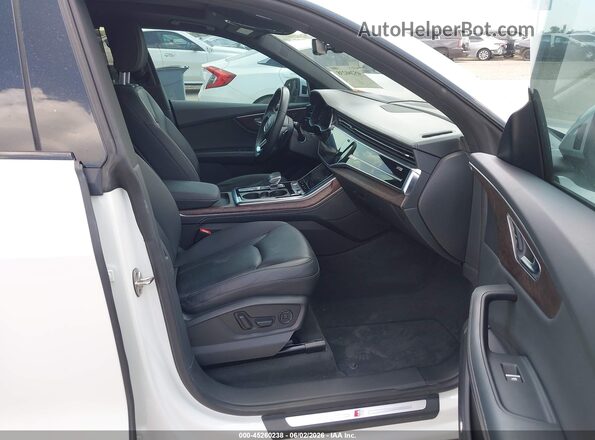 WA1FVBF14ND024335 2022 AUDI Q8 White წინა სალონის ხედი