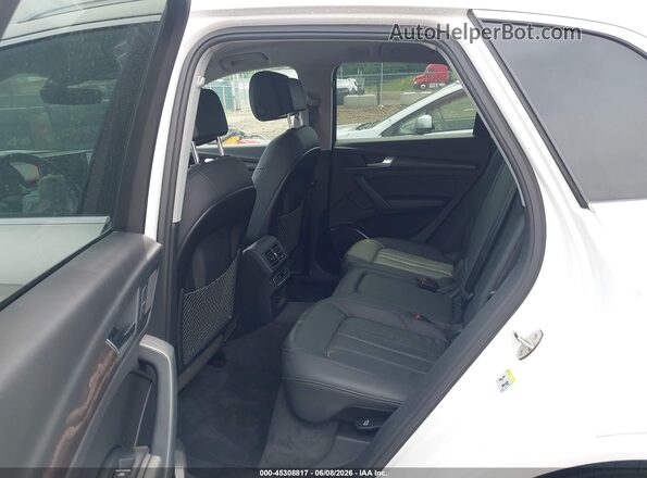 WA1G2AFY0L2056373 2020 AUDI Q5 White VIN sticker view