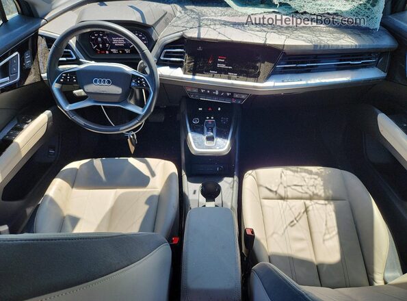 WA1G2BFZ9NP048728 2022 AUDI Q4 Gray Vista del salpicadero