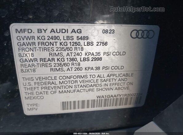 WA1GAAFY1R2002334 2024 AUDI Q5 Black Vista del compartimento del motor