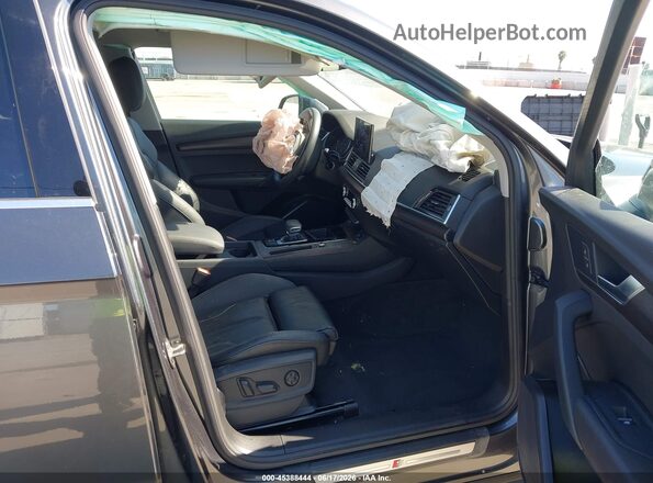 WA1GAAFY2R2074319 2024 AUDI Q5 Gray Front interior view