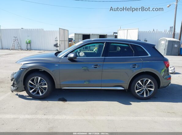 WA1GAAFY2R2074319 2024 AUDI Q5 Gray Rear interior view