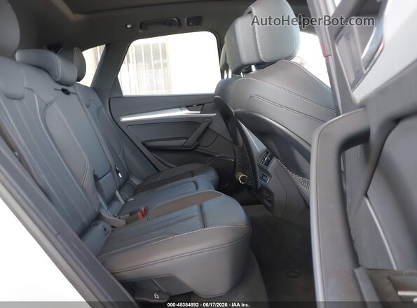 WA1GAAFY2R2129934 2024 AUDI Q5 White Vista de la etiqueta del VIN