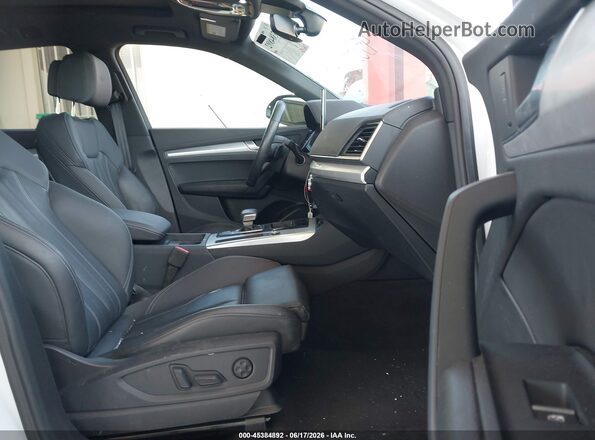 WA1GAAFY2R2129934 2024 AUDI Q5 White Vista interior delantera
