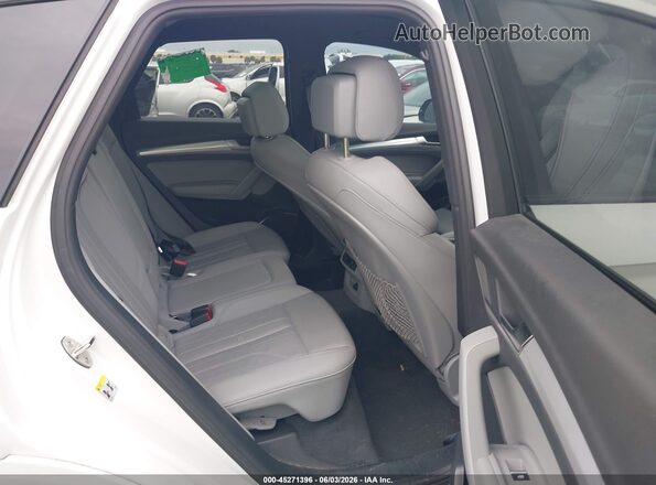 WA1GAAFY3R2130137 2024 AUDI Q5 White Вид наклейки з VIN-кодом