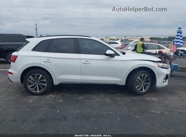 WA1GAAFY3R2130137 2024 AUDI Q5 White Вид задньої частини салону