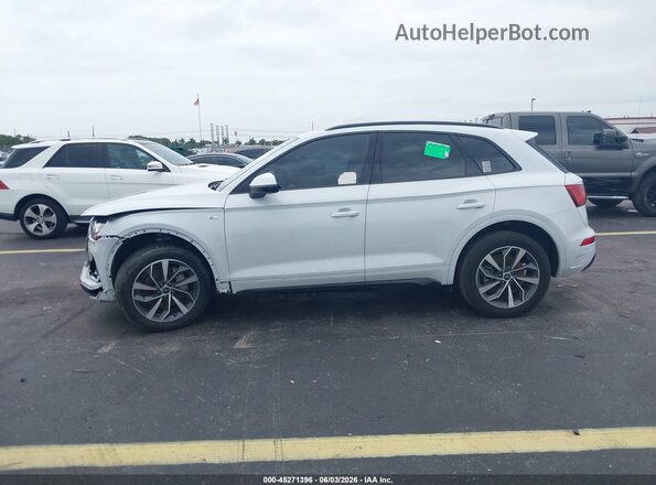 WA1GAAFY3R2130137 2024 AUDI Q5 White Панорамний вид салону 360°