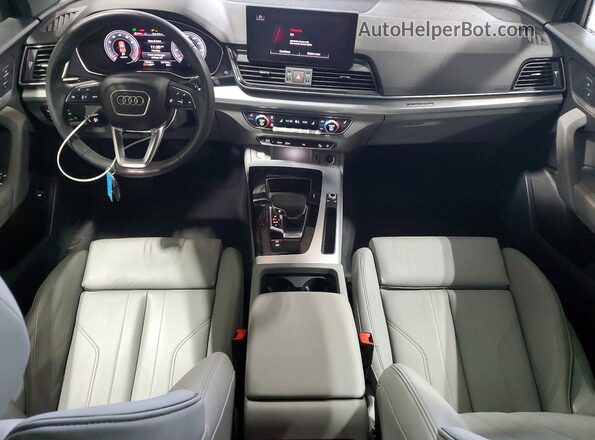 WA1GAAFY5S2016744 2025 AUDI Q5 Синий Вид панели приборов