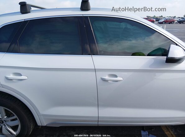 WA1GAAFY6N2002114 2022 AUDI Q5 White უკანა სალონის ხედი