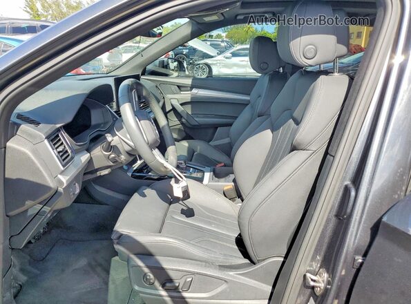 WA1GAAFY7R2117259 2024 AUDI Q5 Gray Front interior view