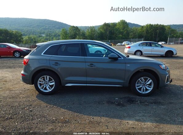 WA1GAAFY7R2126480 2024 AUDI Q5 Gray Vista interior trasera