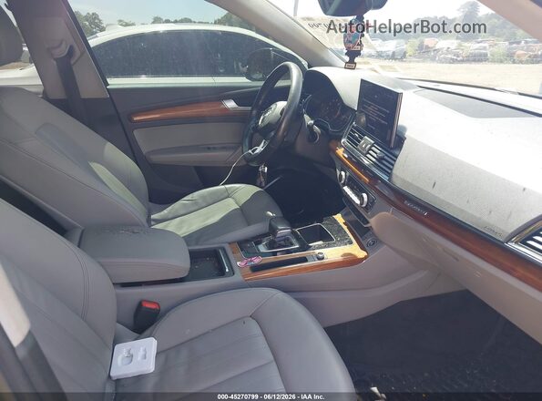WA1GAAFY9N2084324 2022 AUDI Q5 Black Widok wnętrza z przodu