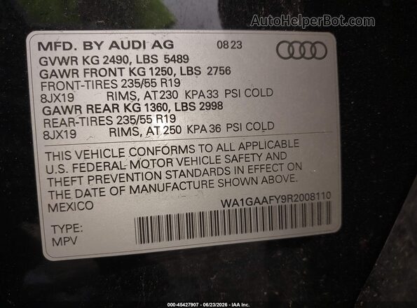 WA1GAAFY9R2008110 2024 AUDI Q5 Black Vista del compartimento del motor