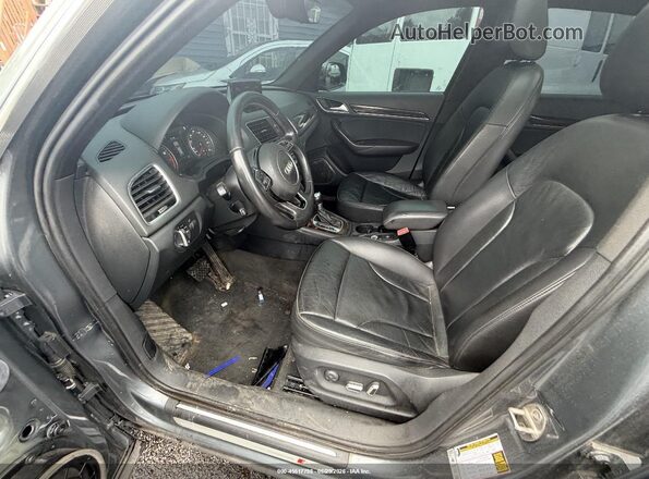 WA1GCCFSXHR004588 2017 AUDI Q3 Gray წინა სალონის ხედი