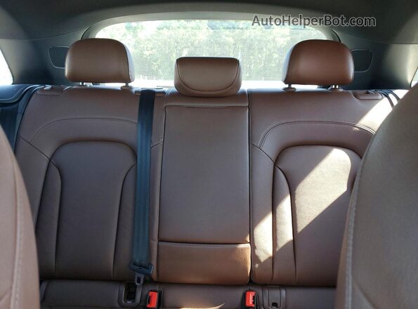 WA1GFCFS4GR009792 2016 AUDI Q3 Black Vista de los asientos traseros