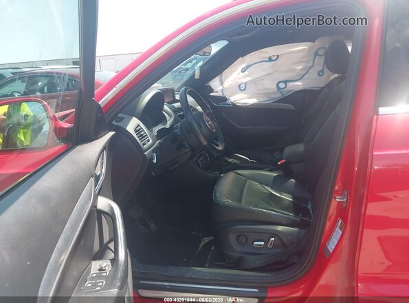 WA1GFCFS7GR009785 2016 AUDI Q3 Red წინა სალონის ხედი
