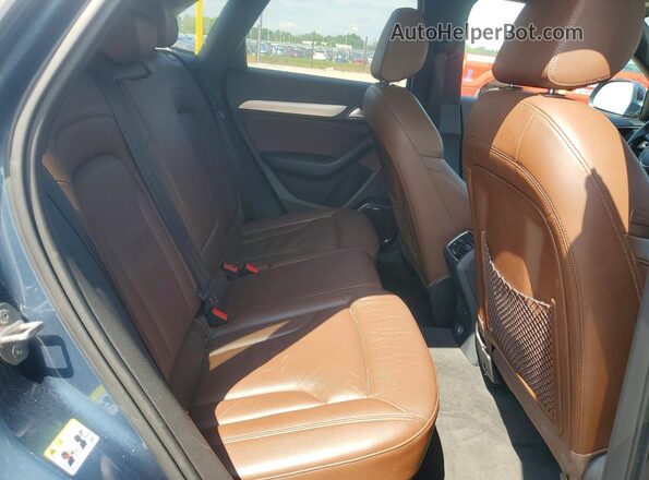 WA1GFCFS9GR016477 2016 AUDI Q3 Blue Widok wnętrza z tyłu