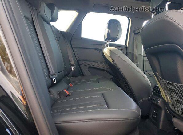 WA1H2BFZ3NP030259 2022 AUDI Q4 Black Սալոնի հետևի տեսք