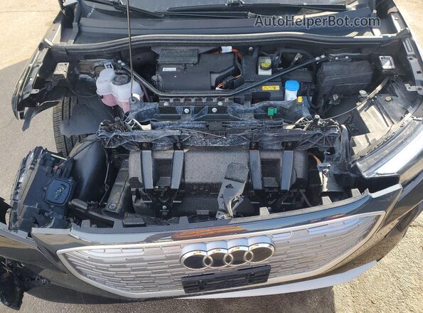 WA1H2BFZ3NP030259 2022 AUDI Q4 Black Շարժիչի բաժամունքի տեսք