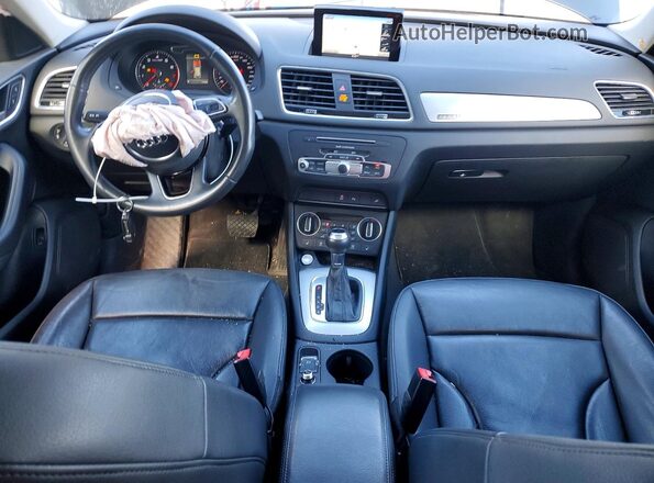 WA1JCCFS2JR028895 2018 AUDI Q3 Black Dashboard view