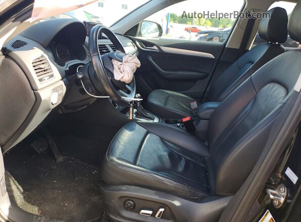 WA1JCCFS2JR028895 2018 AUDI Q3 Black Front interior view