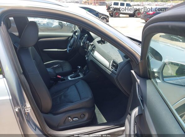 WA1JCCFS7HR003968 2017 AUDI Q3 Silver წინა სალონის ხედი
