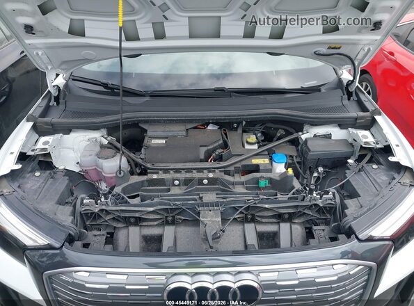WA1K2BFZ0PP058920 2023 AUDI Q4 White Rear view