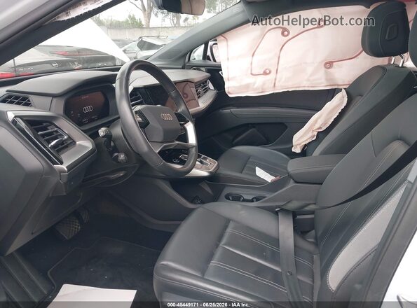 WA1K2BFZ0PP058920 2023 AUDI Q4 White Front interior view