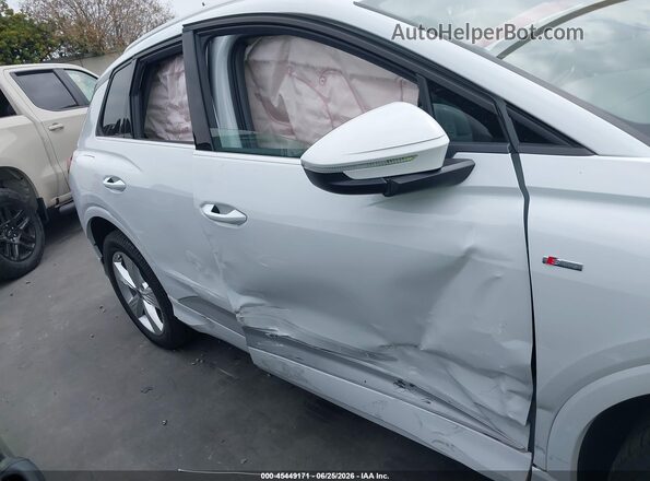 WA1K2BFZ0PP058920 2023 AUDI Q4 White 360 interior view