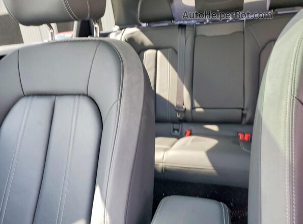 WA1KUBFZ3RP053790 2024 AUDI Q4 Gray Հետևի նստատեղերի տեսք