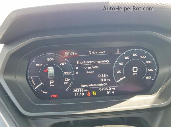 WA1KUBFZ3RP053790 2024 AUDI Q4 Gray Սարքավորումների վահանակի տեսք