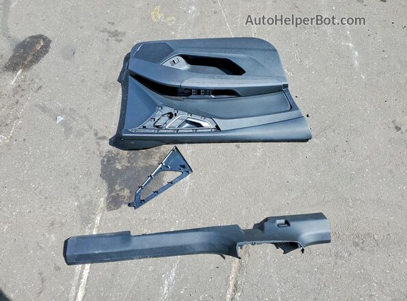 WA1KUBFZ3RP053790 2024 AUDI Q4 Gray VIN կոդի պիտակի տեսք