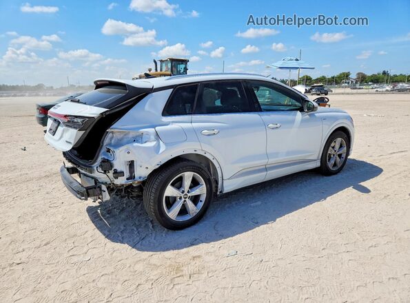 WA1KUBFZ7RP053839 2024 AUDI Q4 White Հետևի աջ