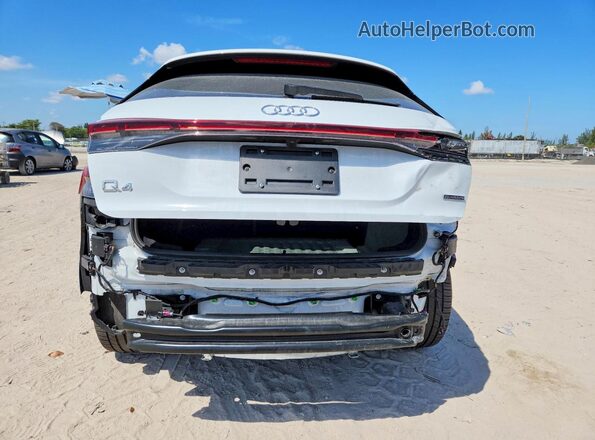 WA1KUBFZ7RP053839 2024 AUDI Q4 White Հետևի տեսք
