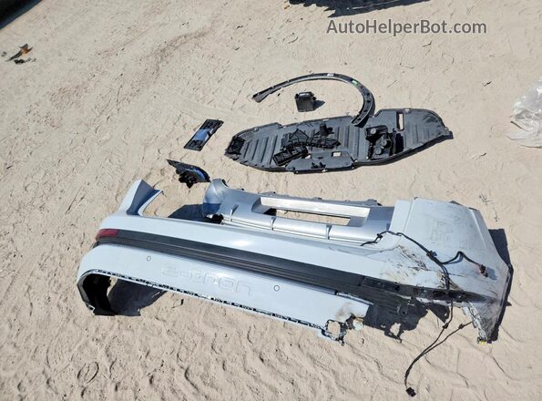WA1KUBFZ7RP053839 2024 AUDI Q4 White Շարժիչի բաժամունքի տեսք