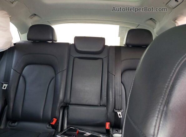 WA1L2AFP0HA028074 2017 AUDI Q5 White Հետևի նստատեղերի տեսք