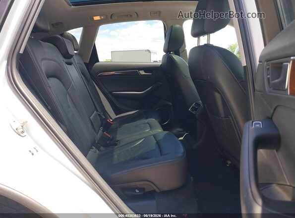 WA1L2AFP1HA015351 2017 AUDI Q5 White Vista de la etiqueta del VIN