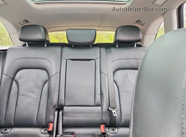 WA1L2AFP6GA084390 2016 AUDI Q5 Gray Rear seats view