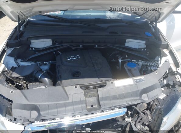 WA1L2AFP9HA013704 2017 AUDI Q5 White Հետևի տեսք