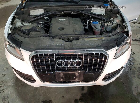 WA1L2AFPXHA044637 2017 AUDI Q5 White Rear interior view